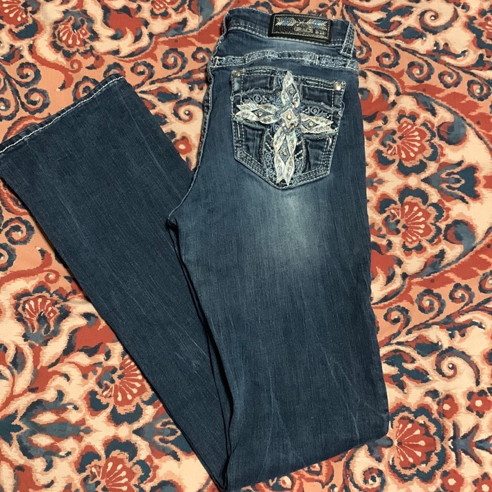 Selling these Grace in LA jeans because they don’t fit. Only Worn once